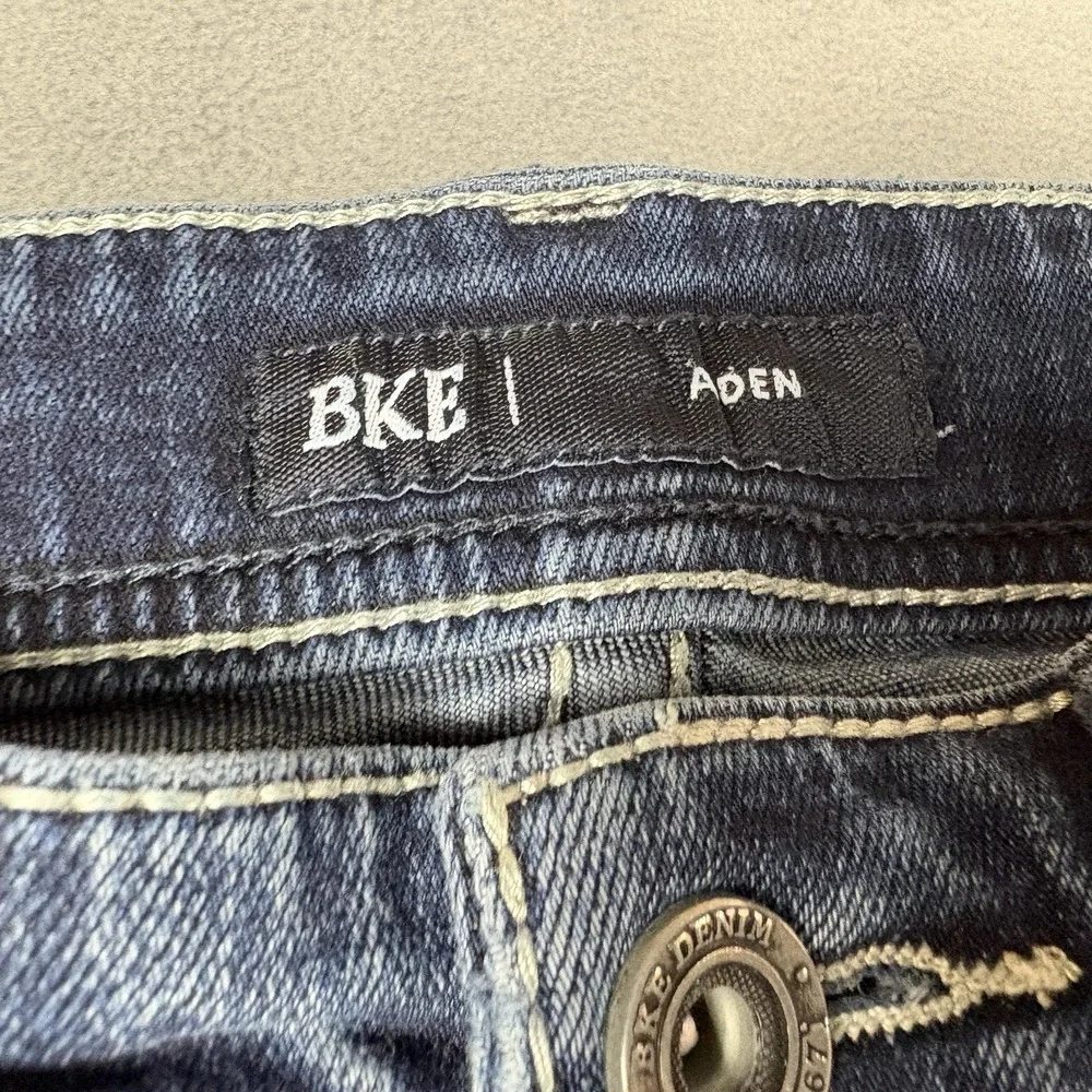 BKE Aiden Men's Jeans Size 32 Medium Wash Bootcut Stretch Denim